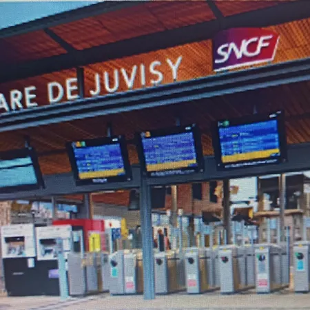 Chez Soum Paris & Orly Facile *